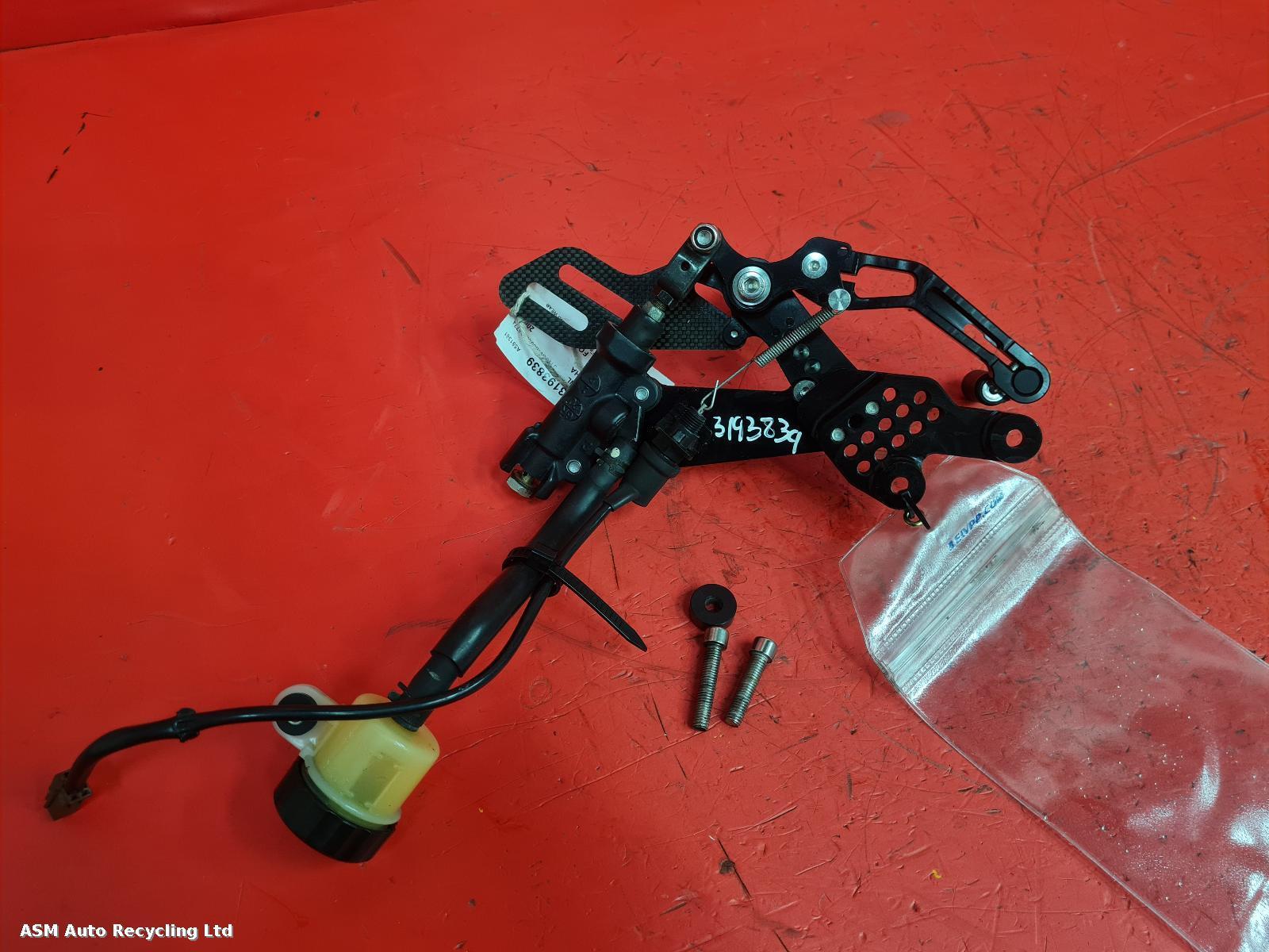 View Auto part Right Footrest Yamaha Fz1 N 2007