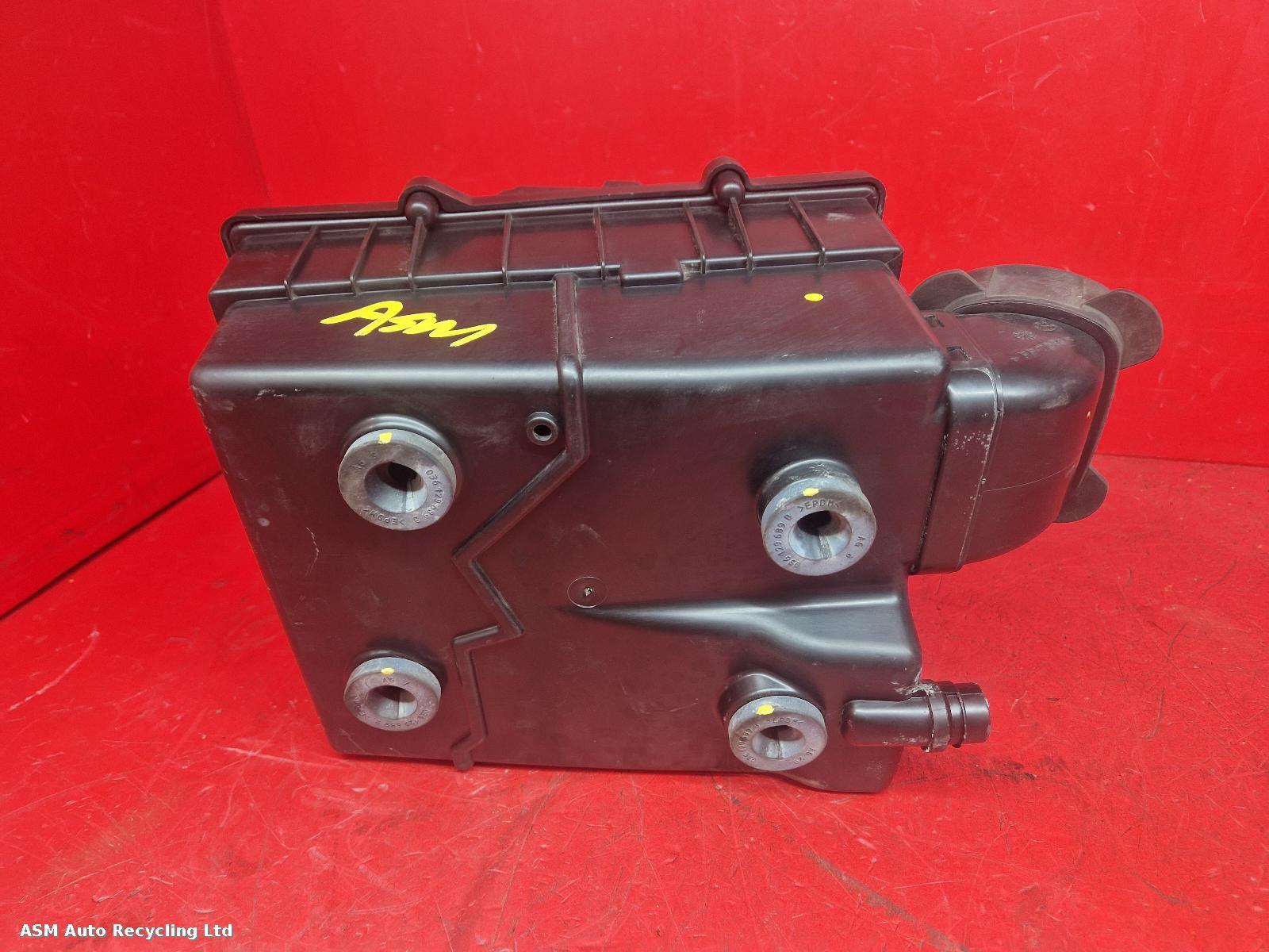 View Auto part Air Cleaner/Box Audi A1 2018