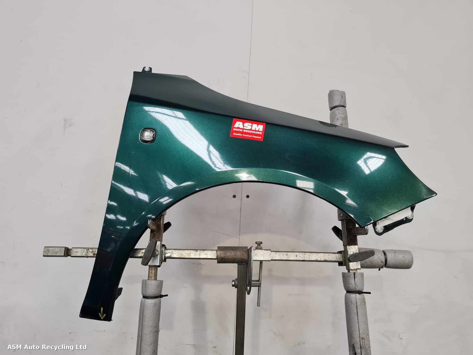 View Auto part R Wing Skoda Fabia 2009