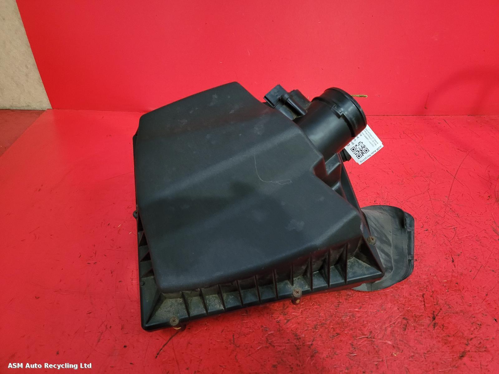 View Auto part Air Cleaner/Box Vauxhall Astra 2014