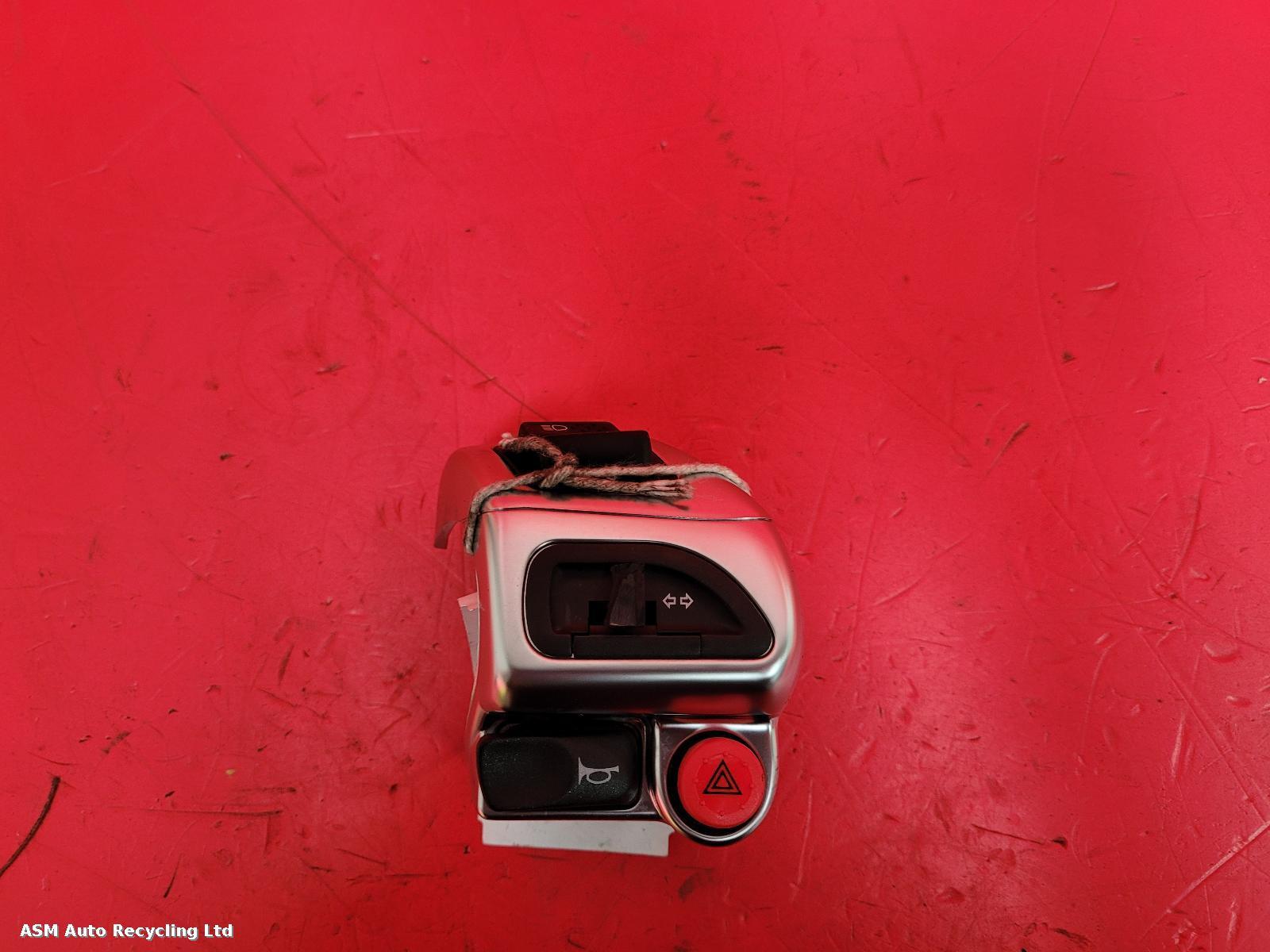 View Auto part LH Switch Gear Piaggio Mp3 300 2024