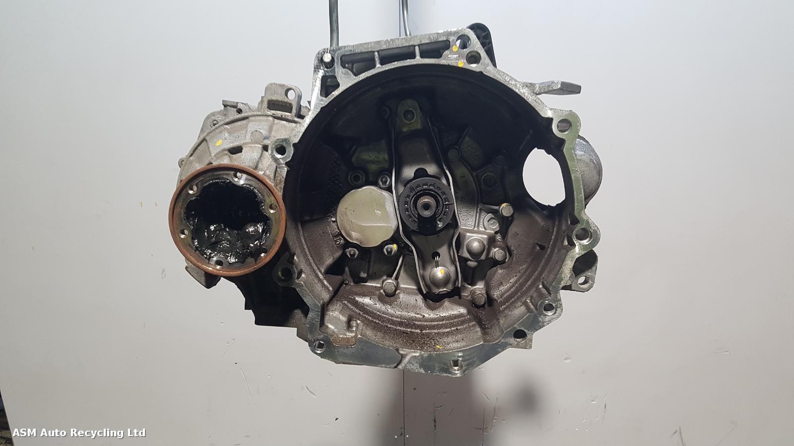 View Auto part Gearbox Volkswagen Golf 2019