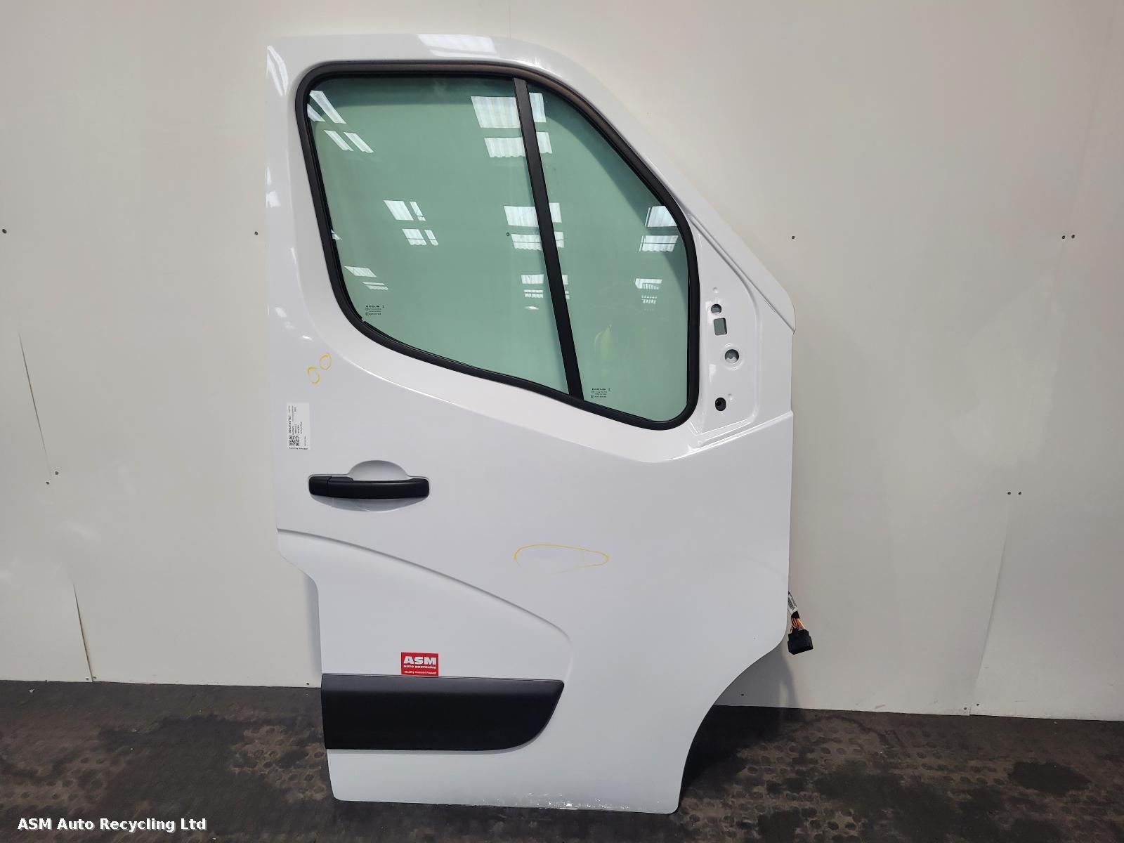View Auto part R Front Door Renault Master 2023