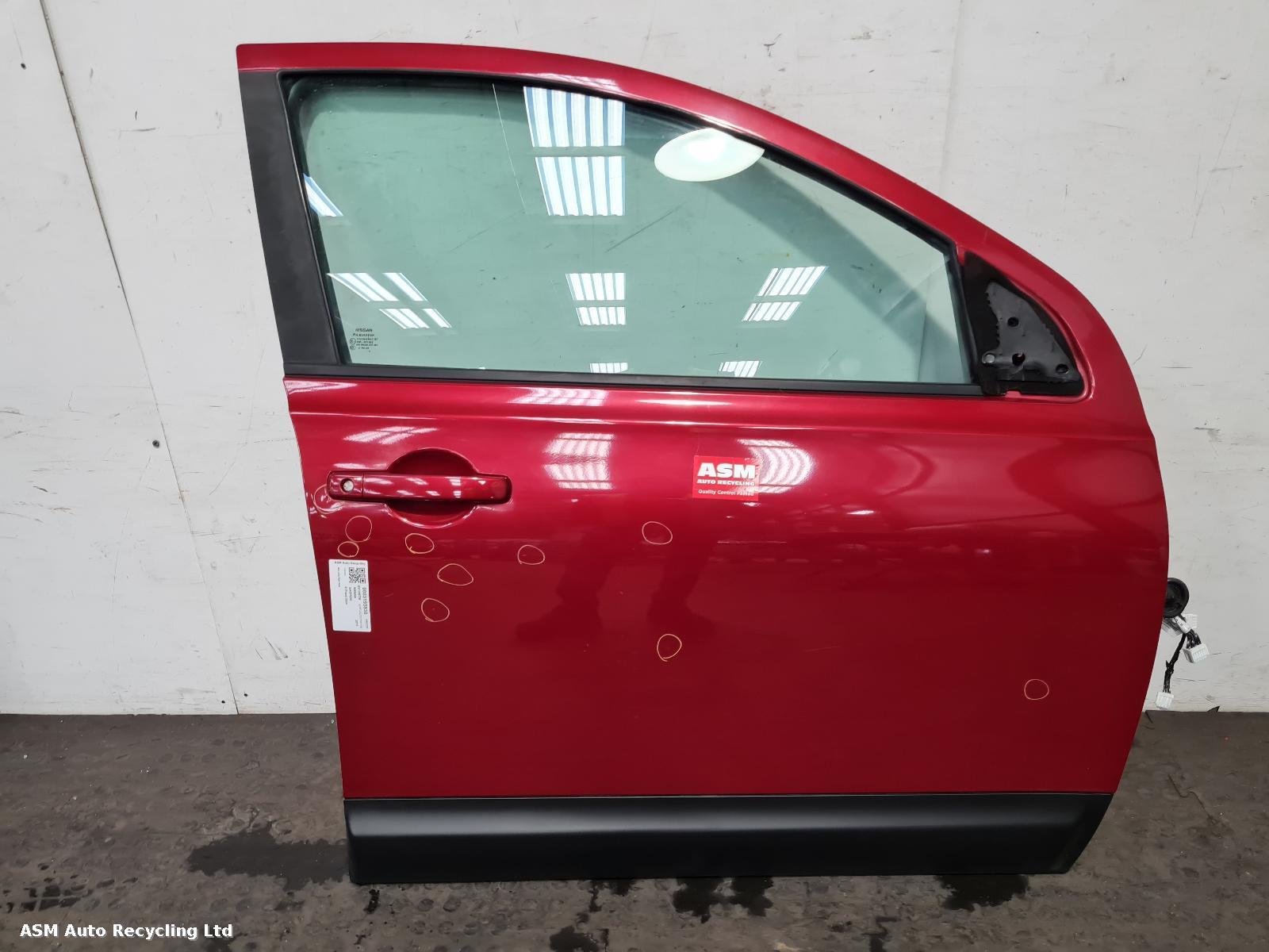 View Auto part R Front Door Nissan Qashqai 2010