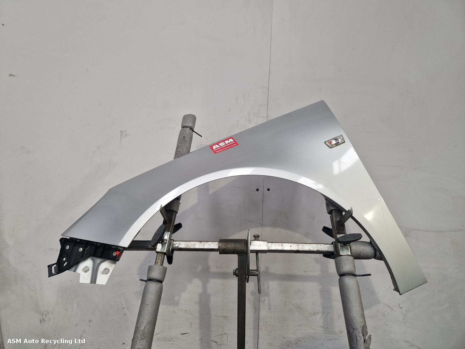 View Auto part L Wing Vauxhall Insignia 2010
