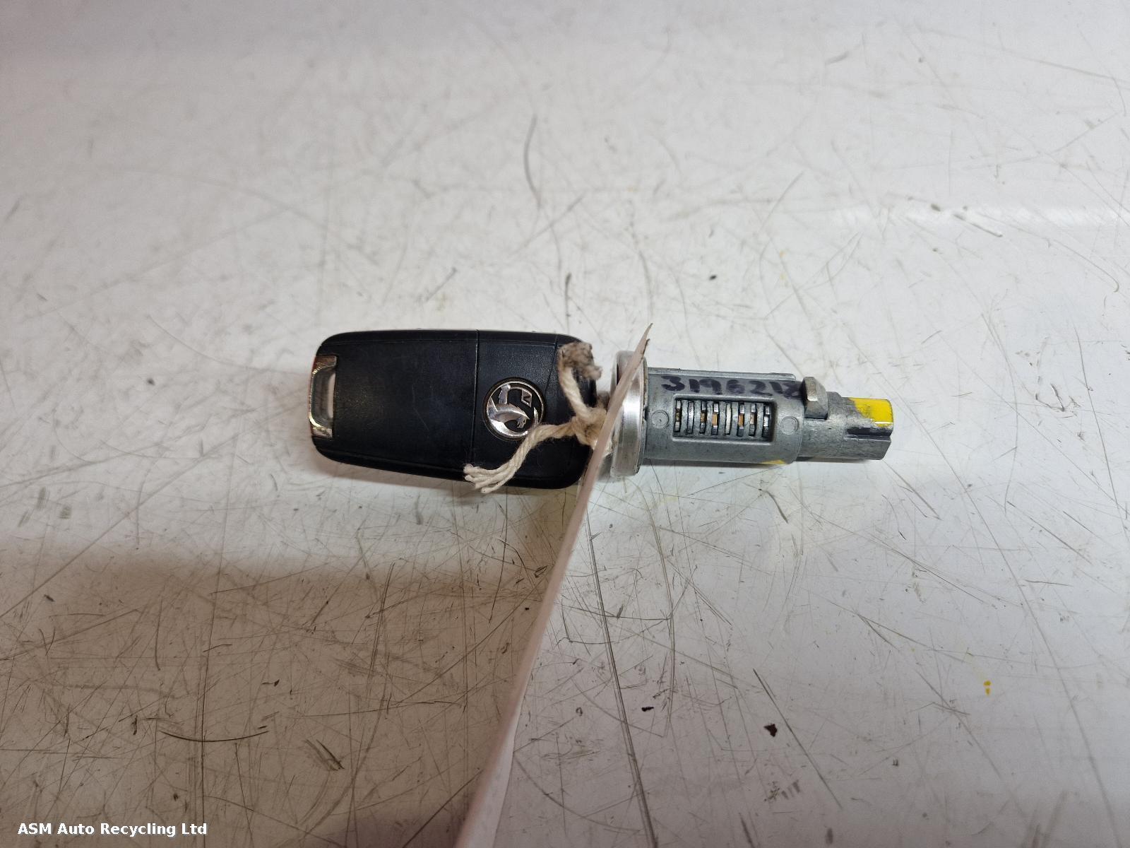 View Auto part Ignition W/Key Vauxhall Insignia 2010