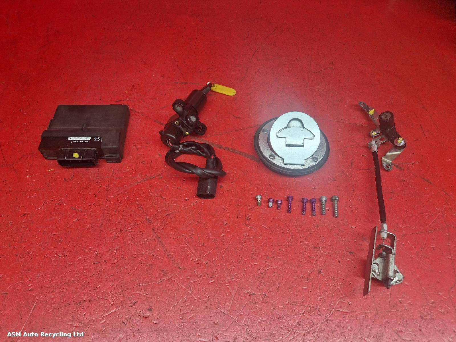 View Auto part Comp.Lock Set + Keys Yamaha Yzf R3  2018