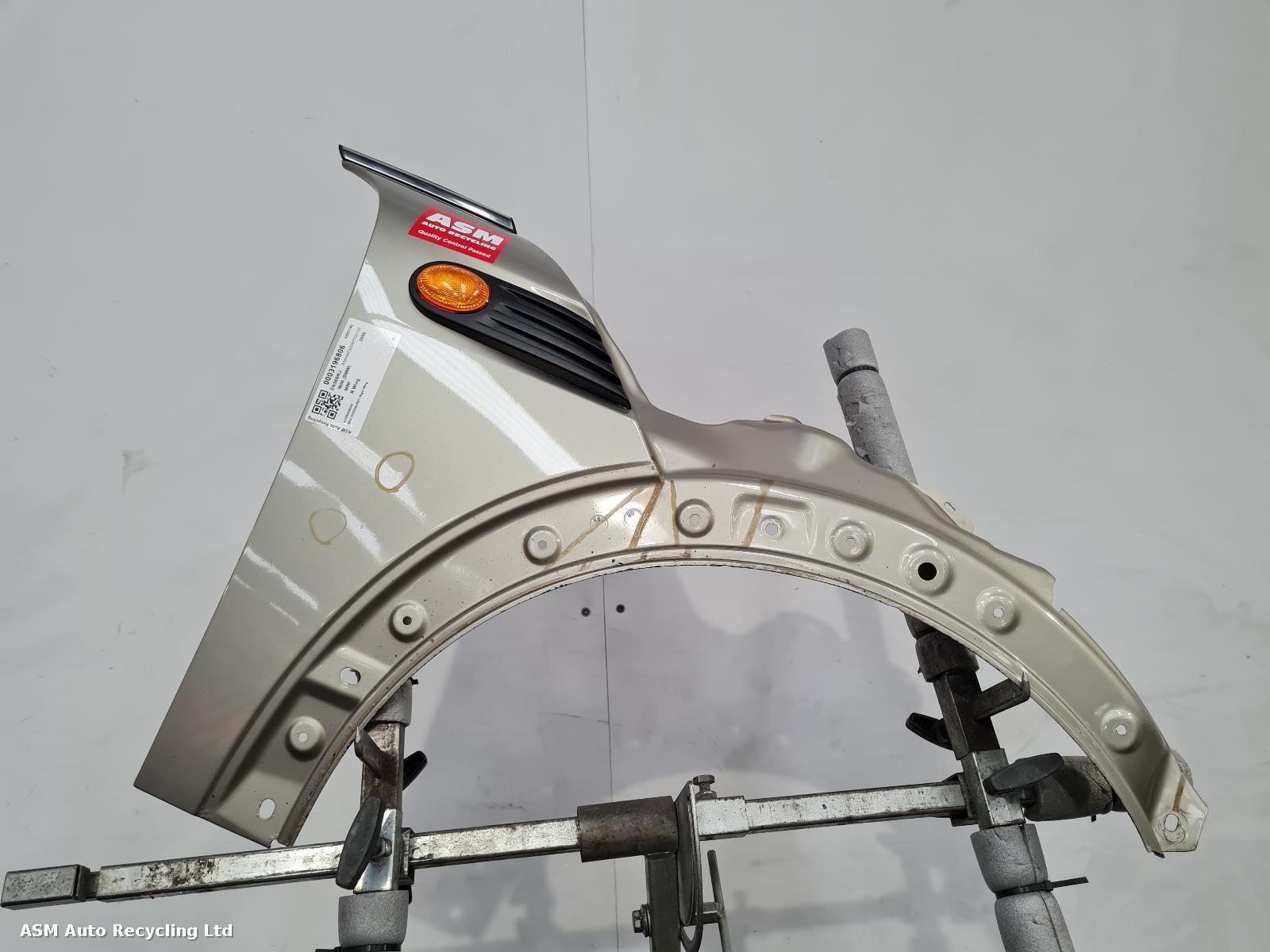 View Auto part R Wing Mini (bmw) Mini 2006