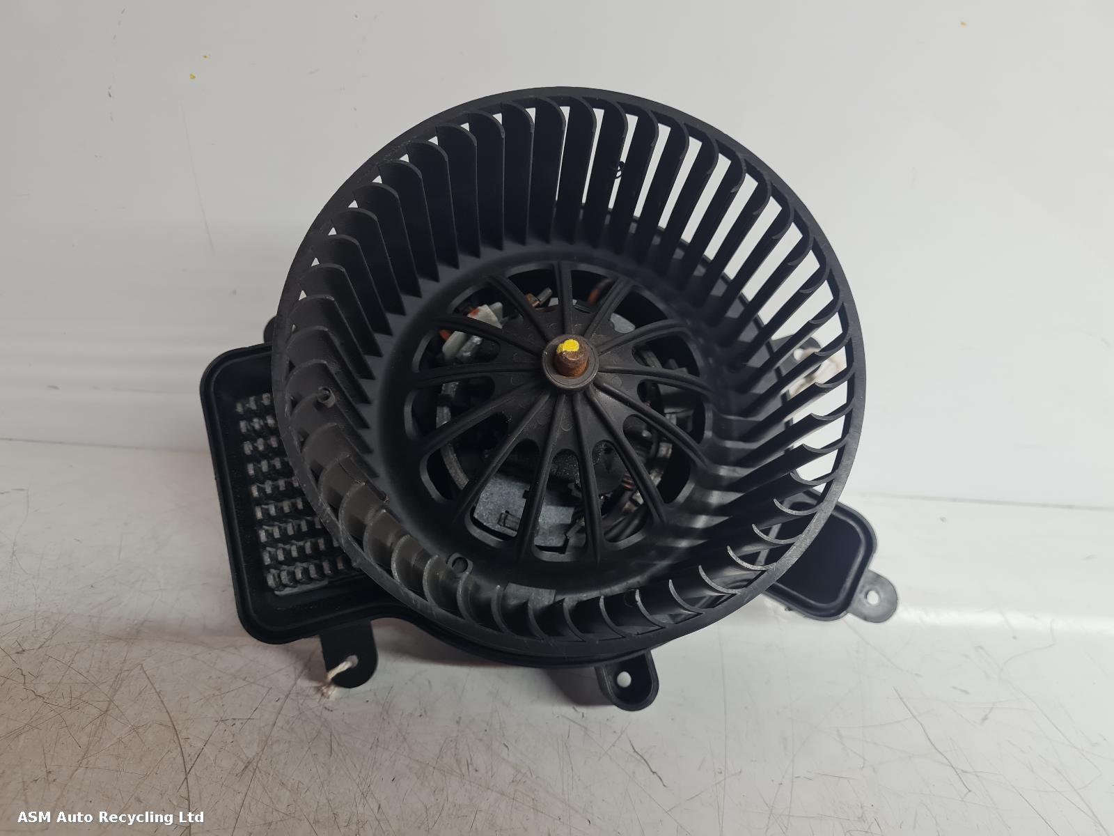 View Auto part Heater Motor/Assembly Peugeot 3008 2011