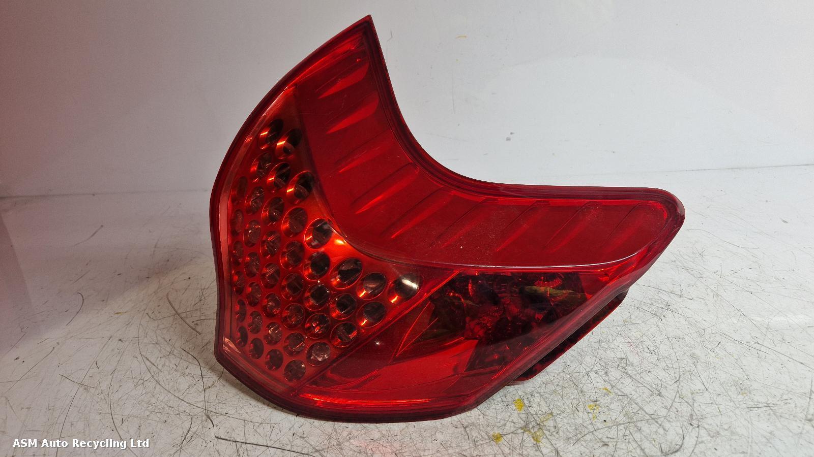 View Auto part L Taillight Peugeot 3008 2011
