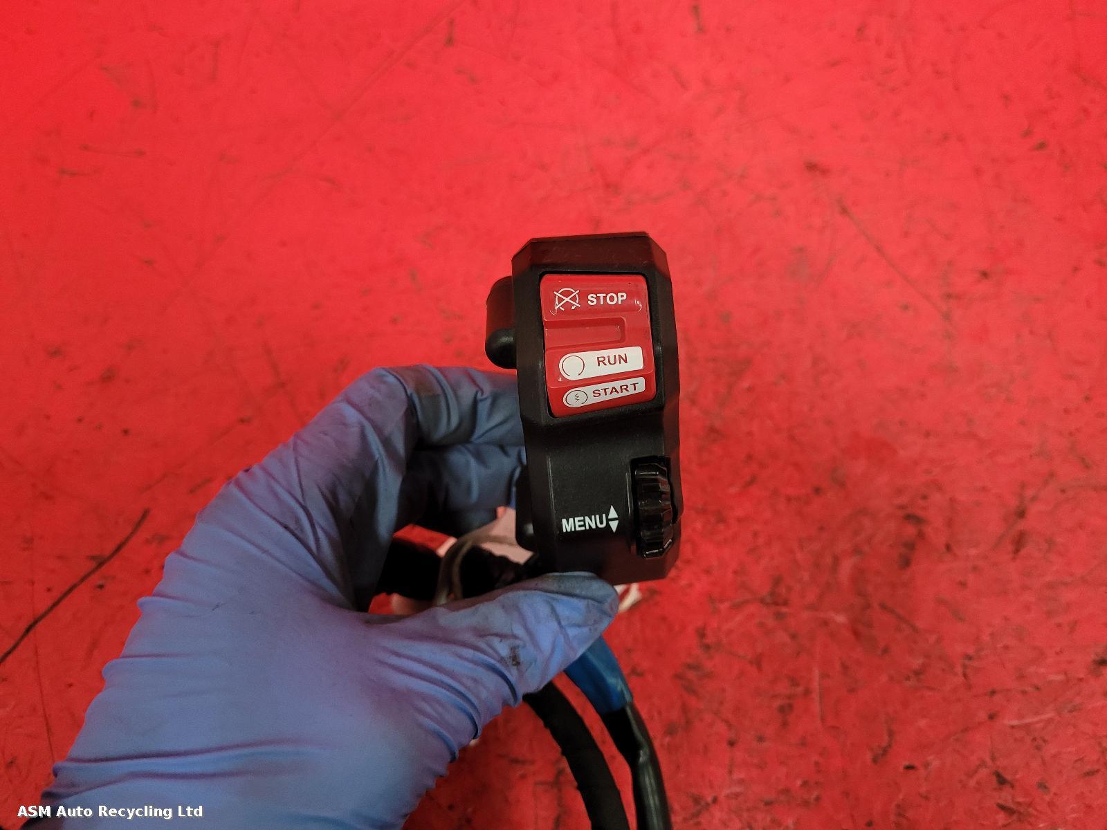 View Auto part RH Switch Gear Yamaha Tracer 900 Gt 2019