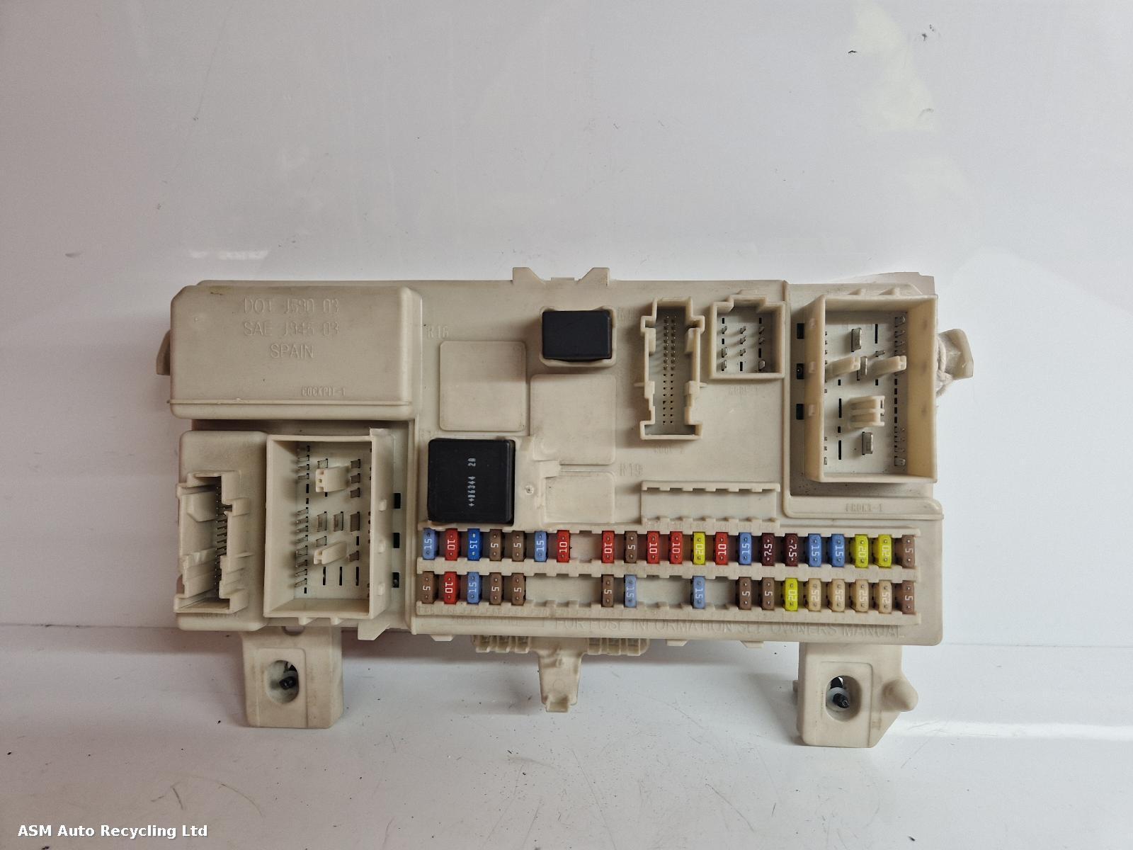View Auto part Fuse Box Volvo C70 2007