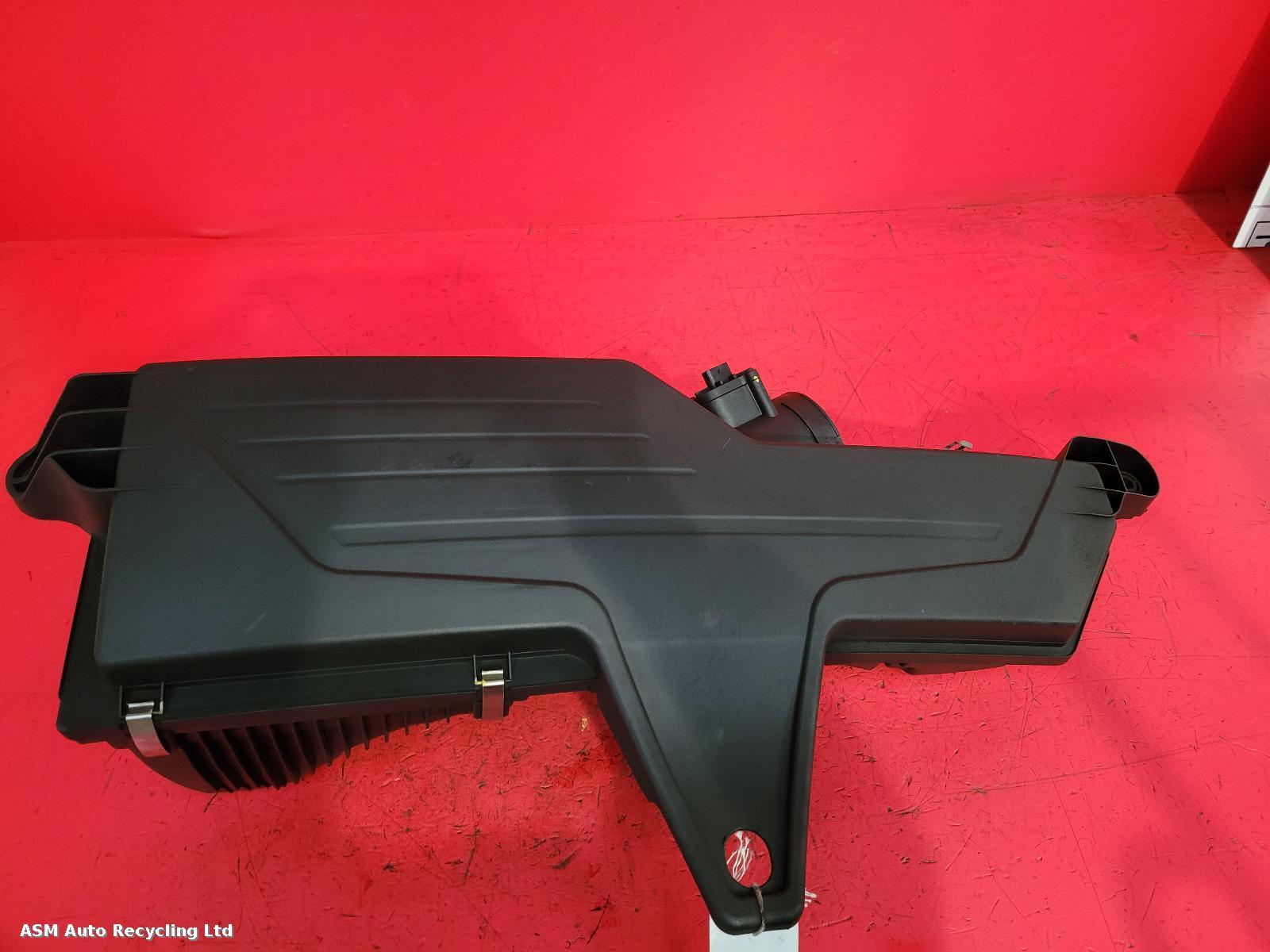 View Auto part Air Cleaner/Box Bmw 1 Series 2011