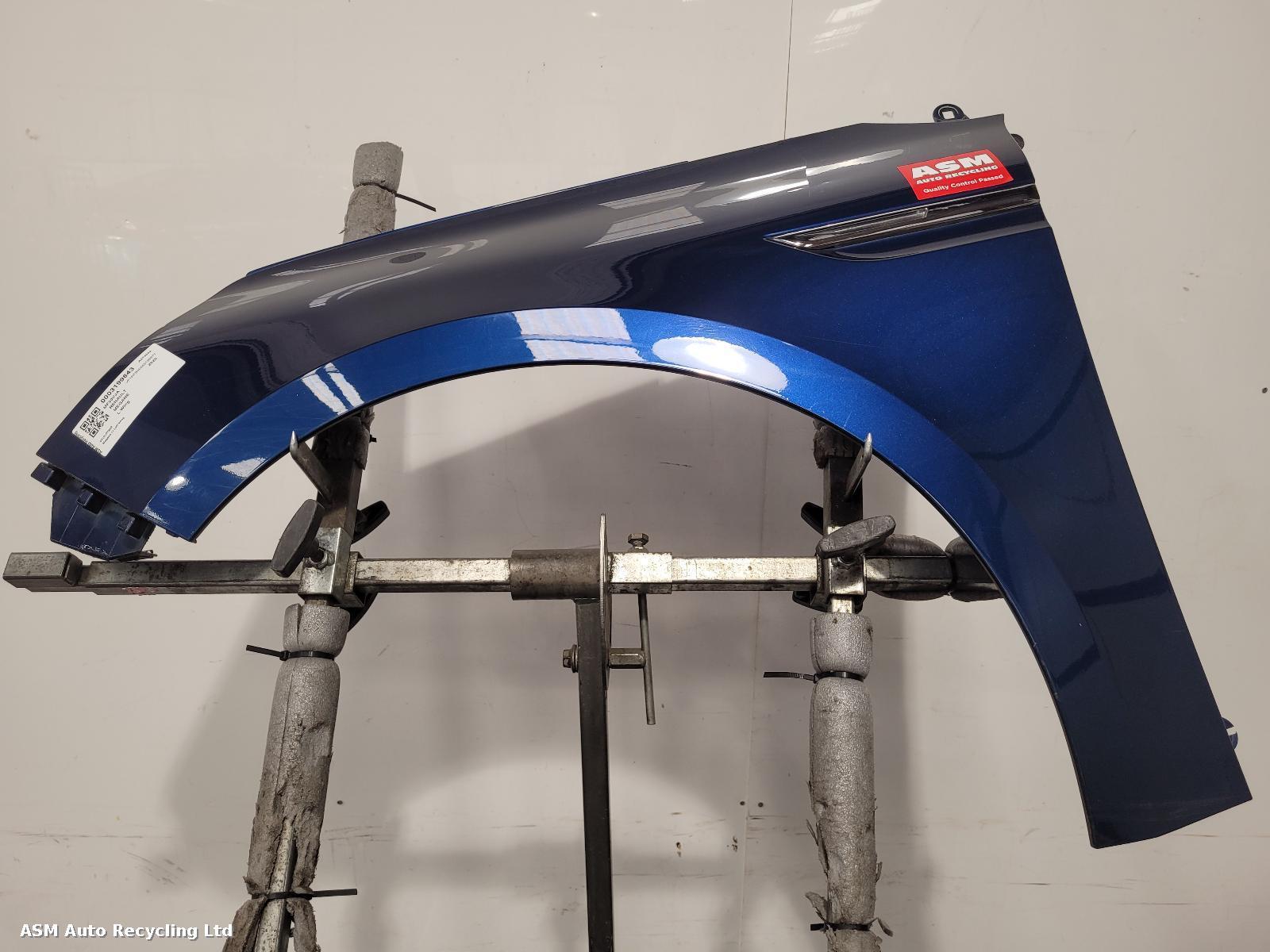 View Auto part L Wing Renault Megane 2020