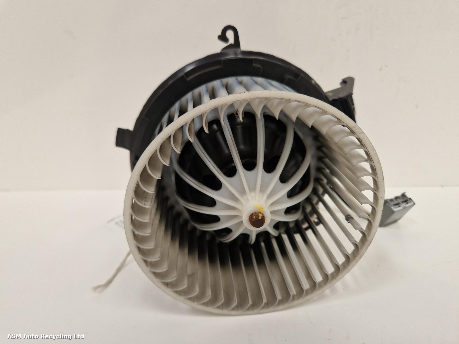 View Auto part Heater Motor/Assembly Vauxhall Astra 2013