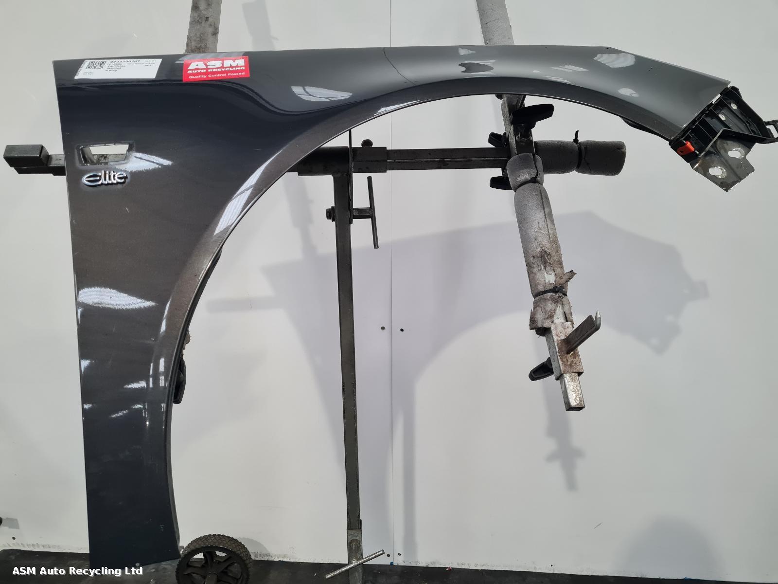 View Auto part R Wing Vauxhall Insignia 2015