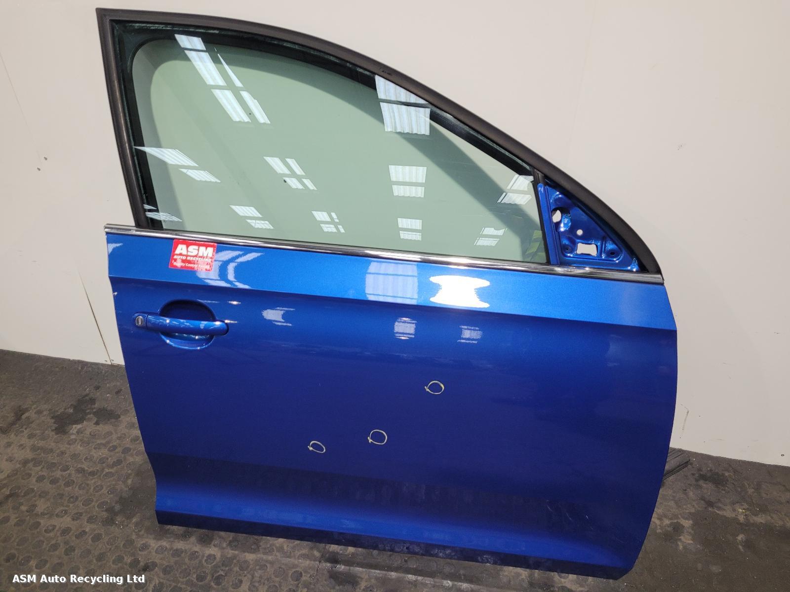 View Auto part R Front Door Seat Toledo 2017