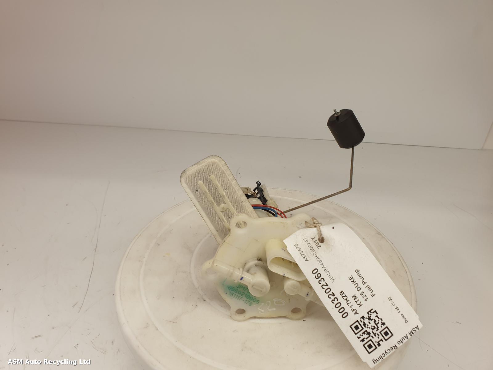 View Auto part Fuel Pump Ktm 125 Duke 2017