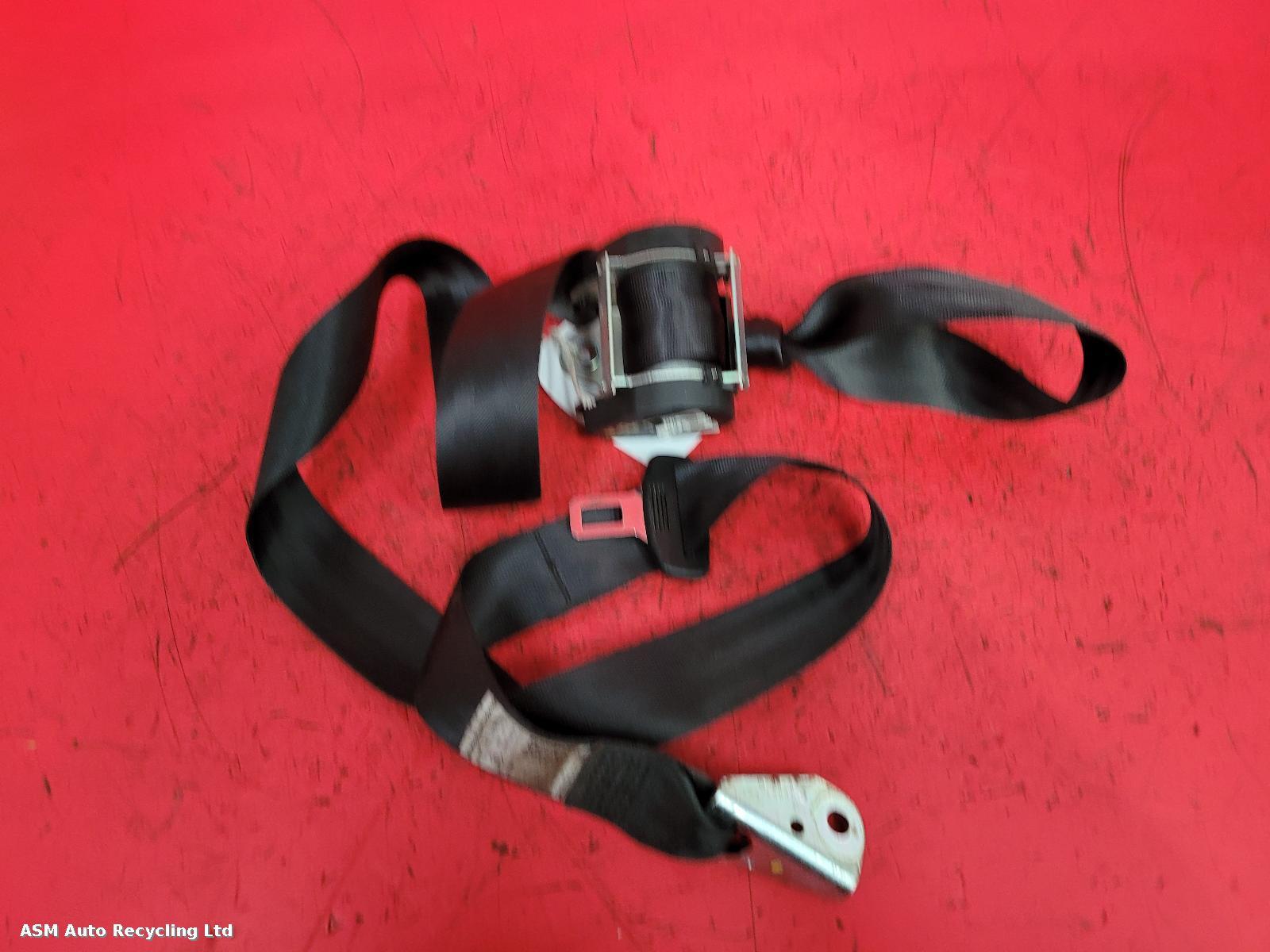 View Auto part Seat Belt Volkswagen Golf 2009