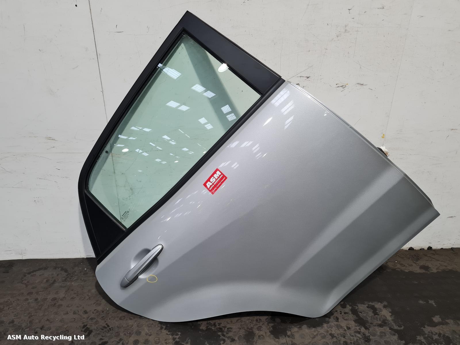 View Auto part R Rear Door Ssangyong Korando 2015