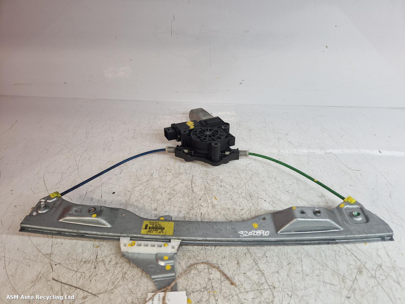 View Auto part RF Window Regulator Vauxhall Corsa 2009