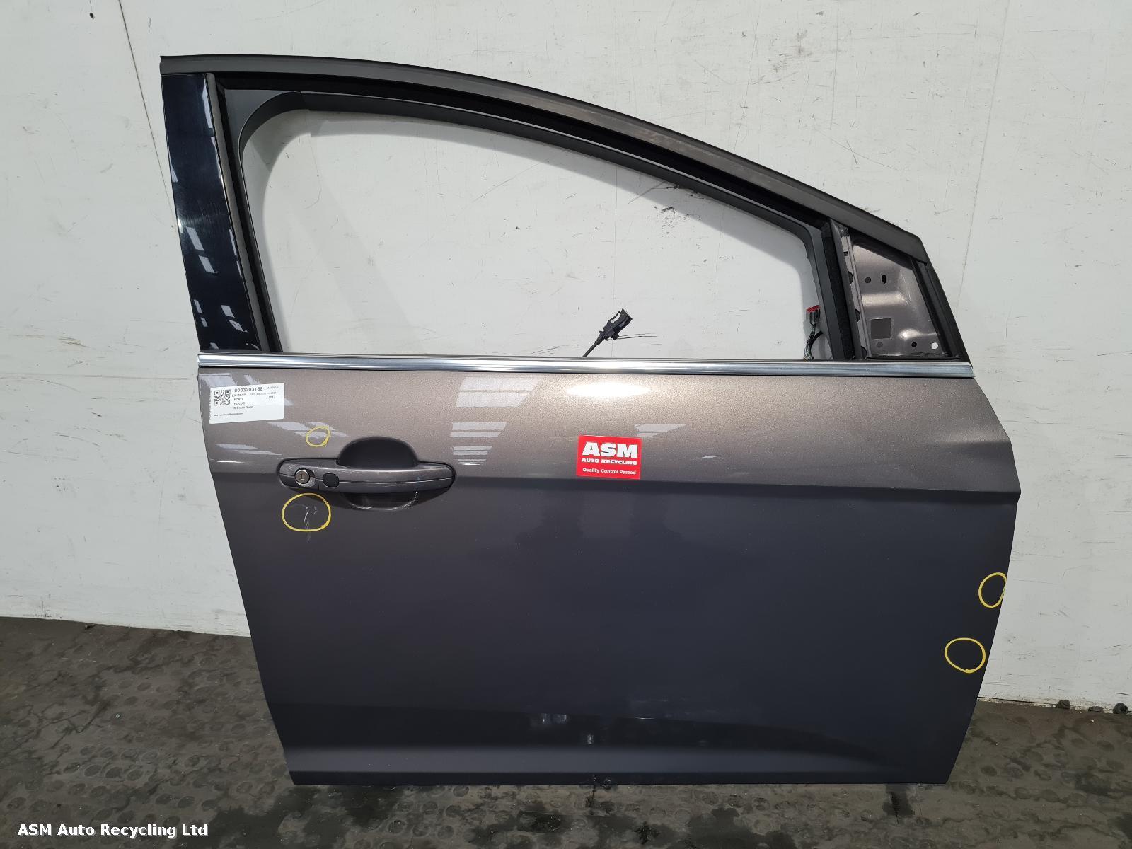 View Auto part R Front Door Ford Focus 2013