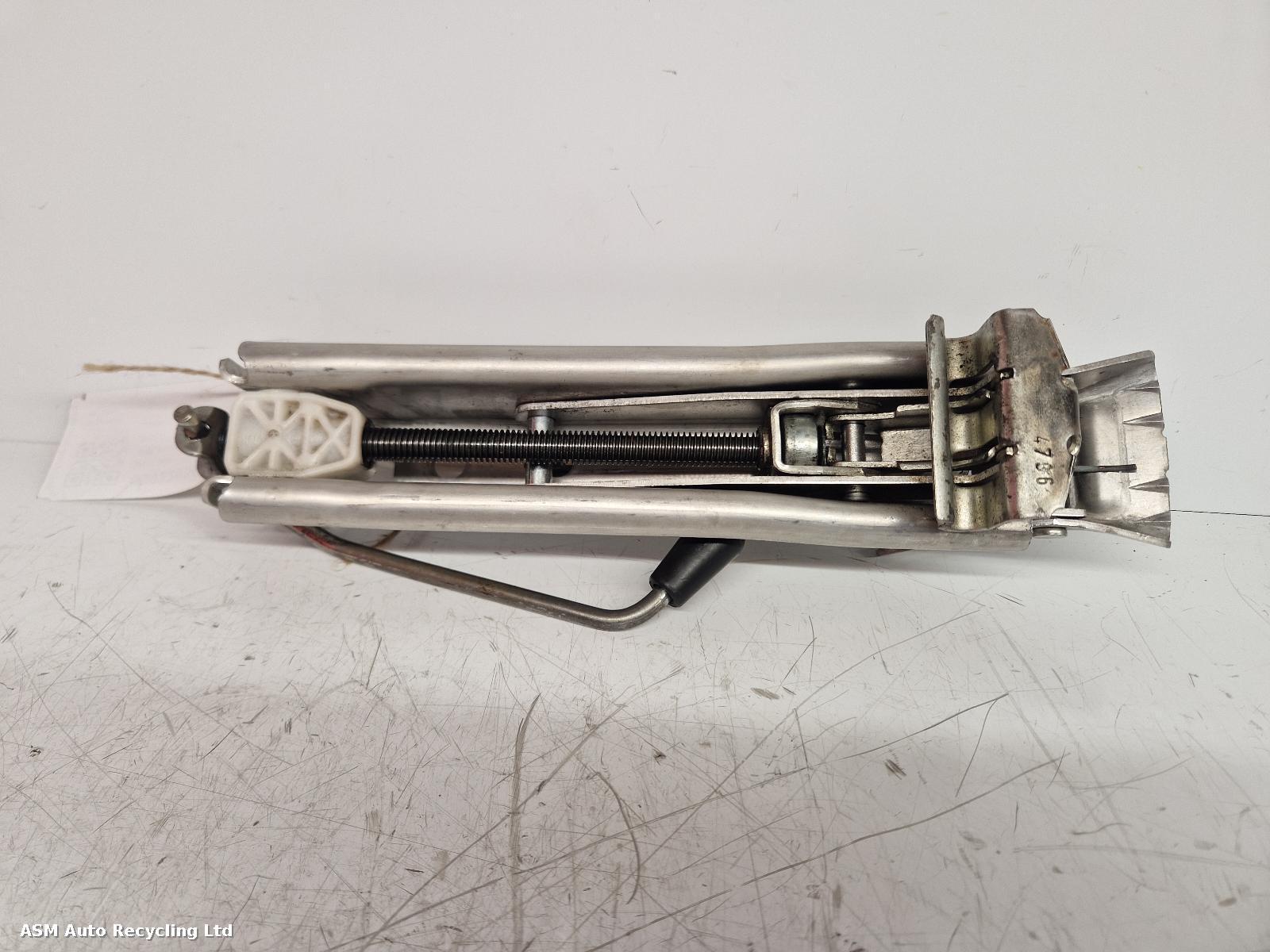 View Auto part Jack Volkswagen Polo 2007