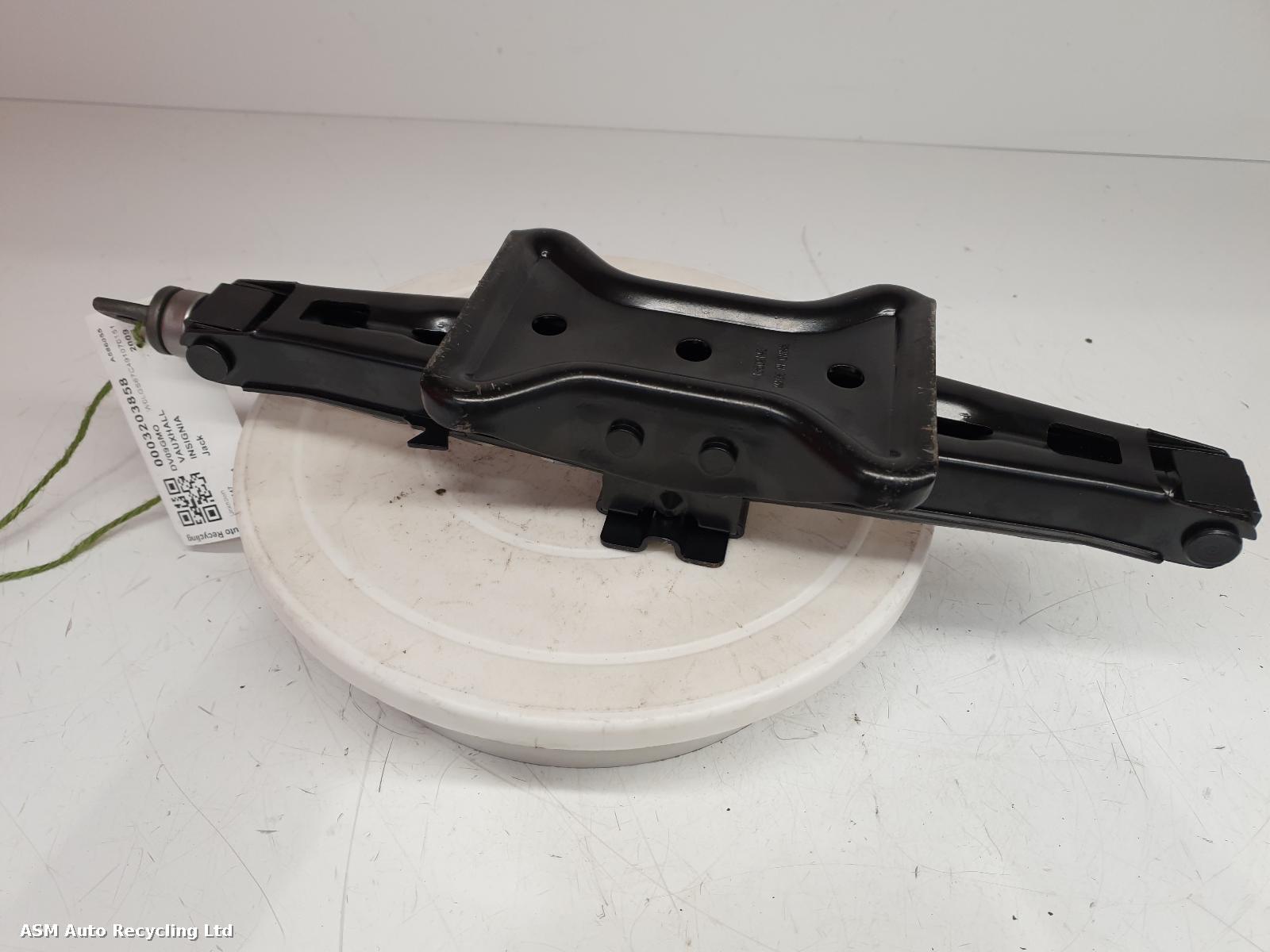 View Auto part Jack Vauxhall Insignia 2009