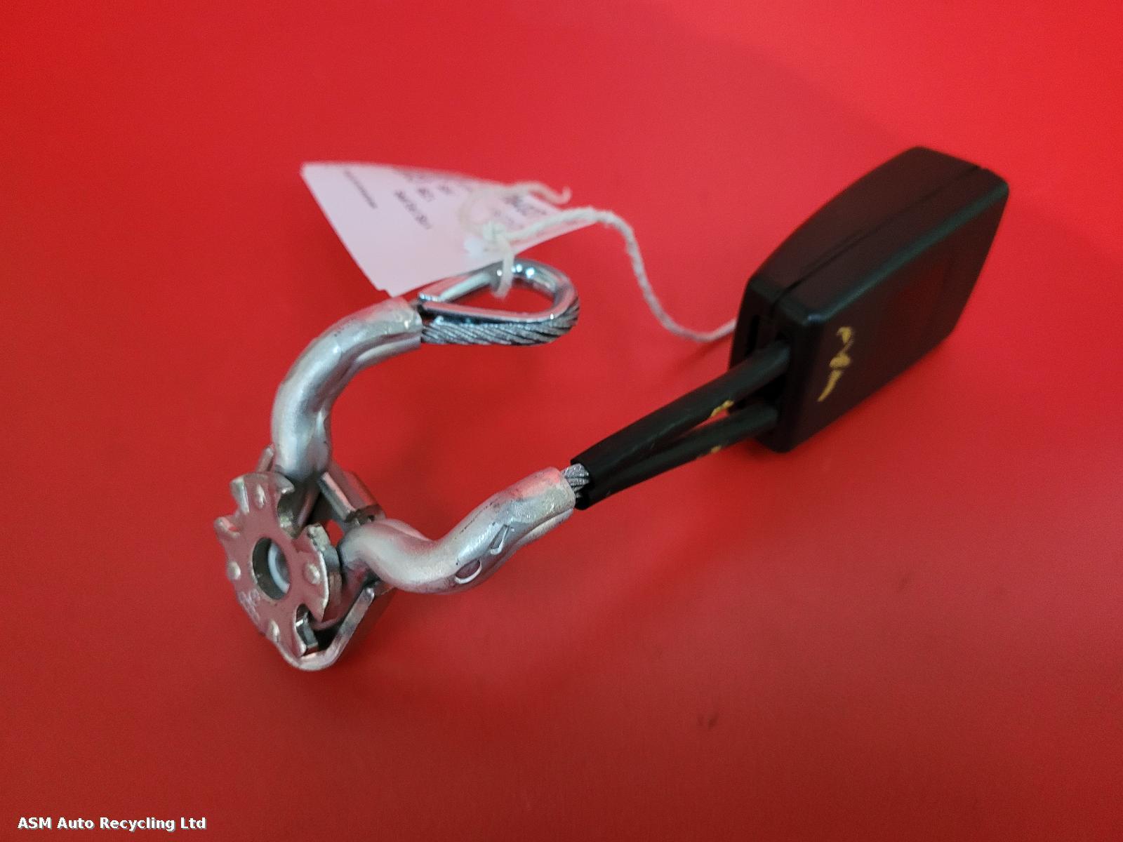 View Auto part Seat Belt Seat Ibiza 2011