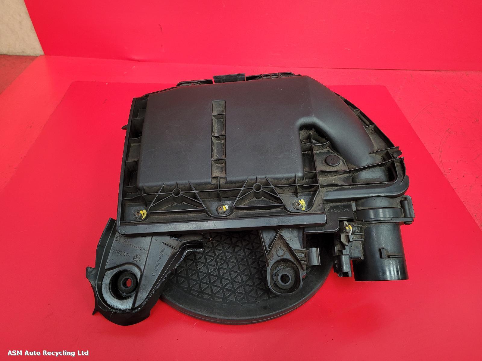 View Auto part Air Cleaner/Box Peugeot 3008 2012