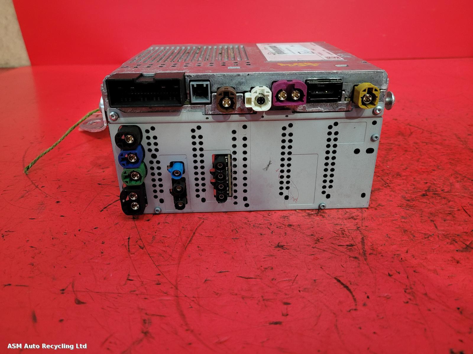View Auto part A/V Equipment Land Rover Discovery 2018