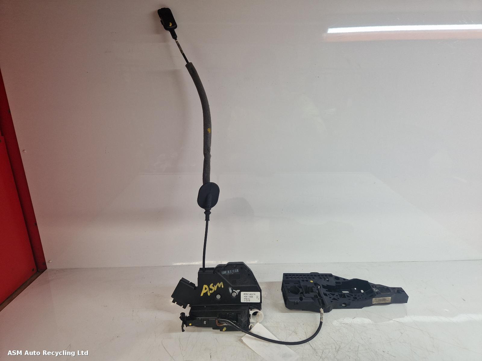 View Auto part Door Lock Assembly Renault Clio 2013