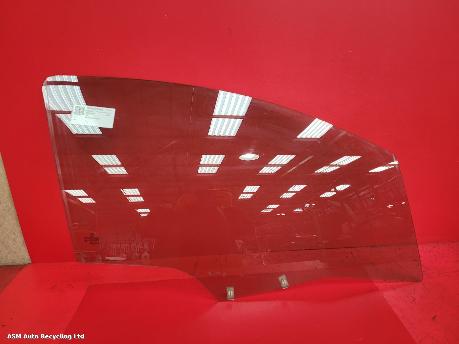 View Auto part RF Door Window Peugeot 207 2009