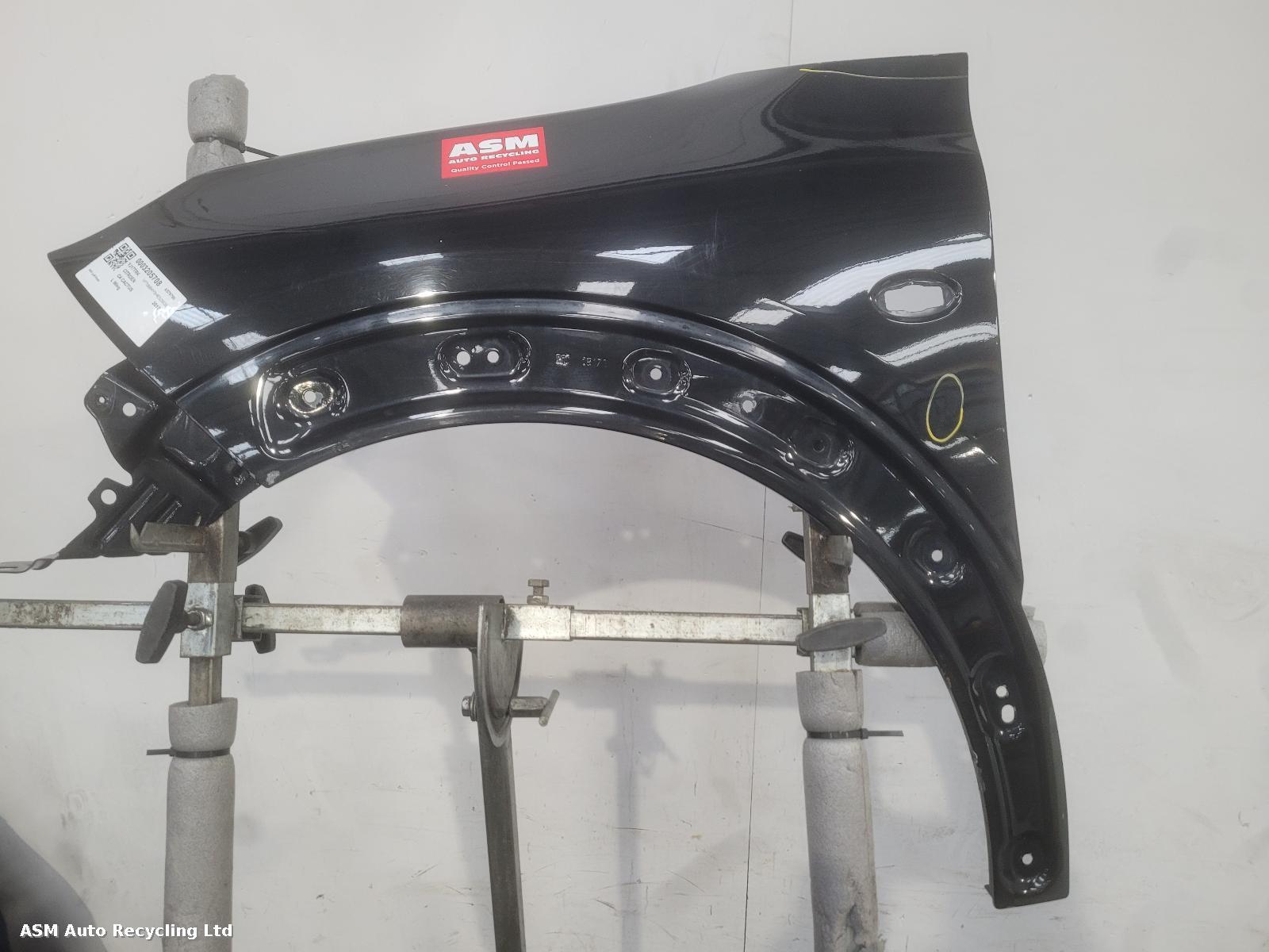 View Auto part L Wing Citroen C4 Cactus 2017
