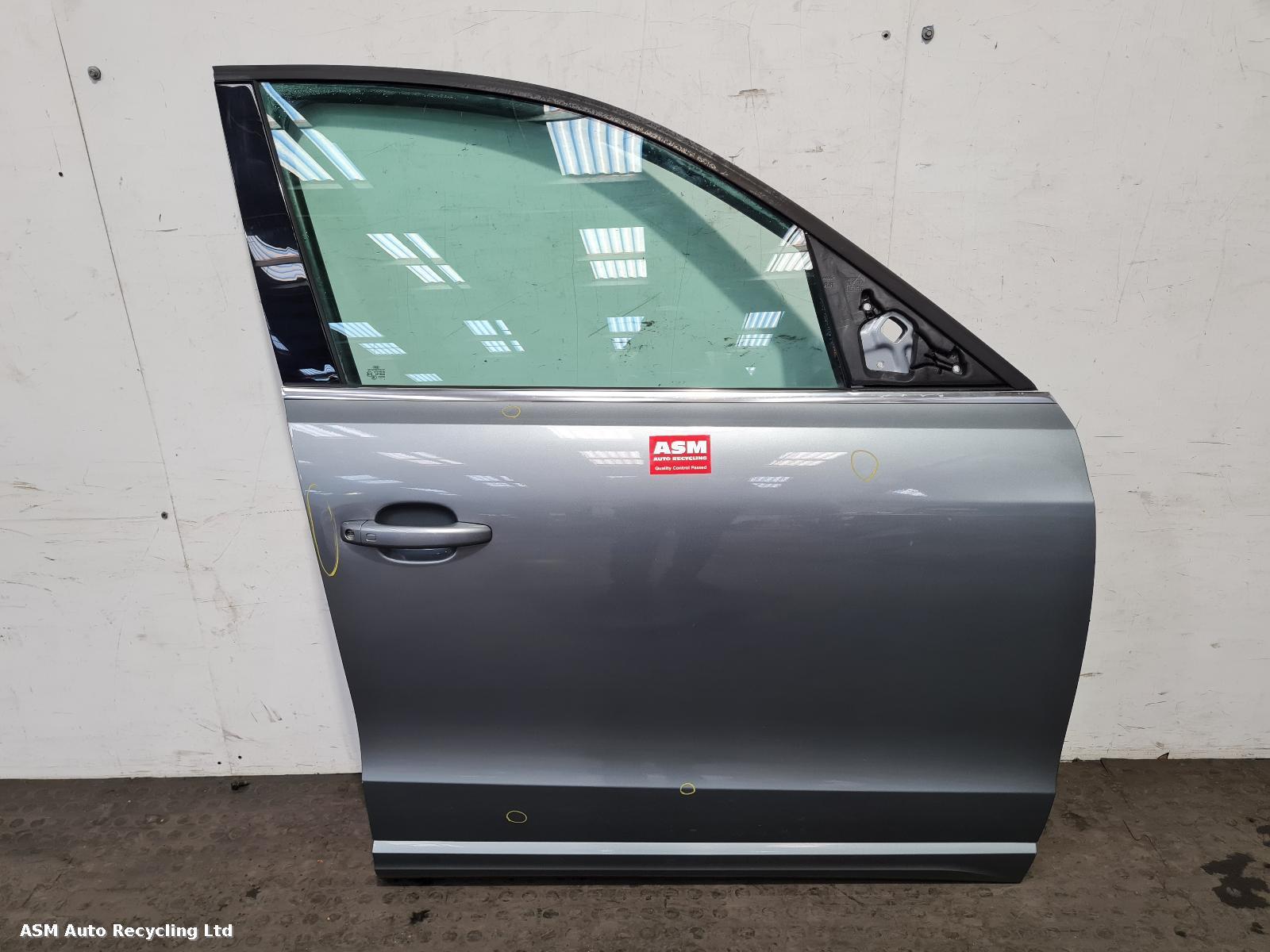 View Auto part R Front Door Audi Q5 2009