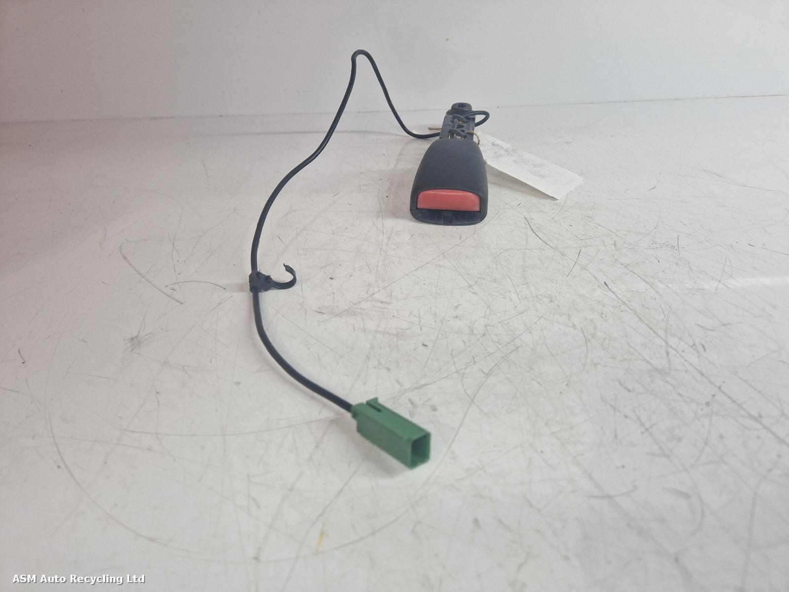 View Auto part Seat Belt Volvo V50 2010