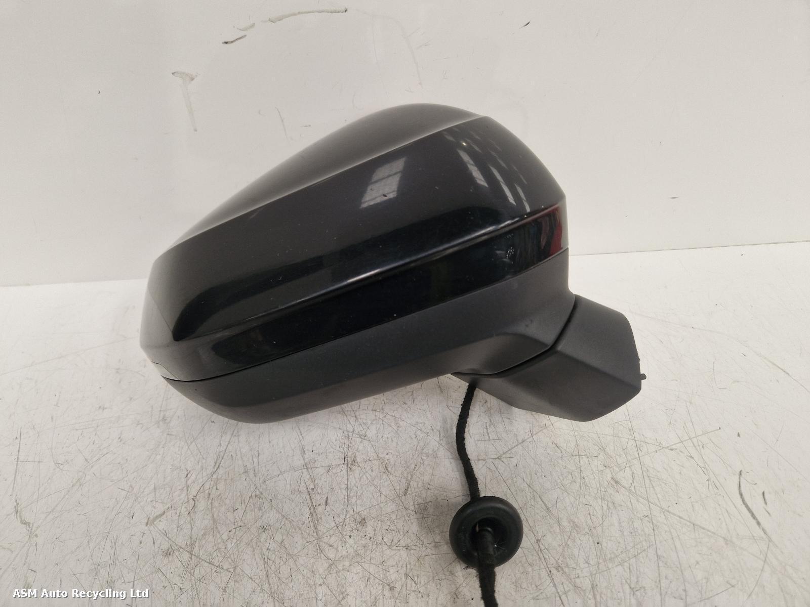 View Auto part R Door Mirror Audi Q2 2016