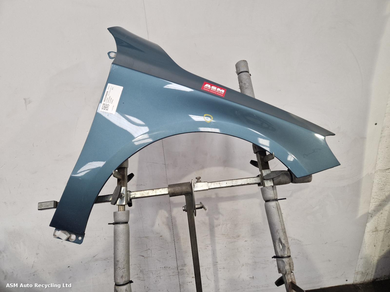 View Auto part R Wing Mercedes A Class 2014