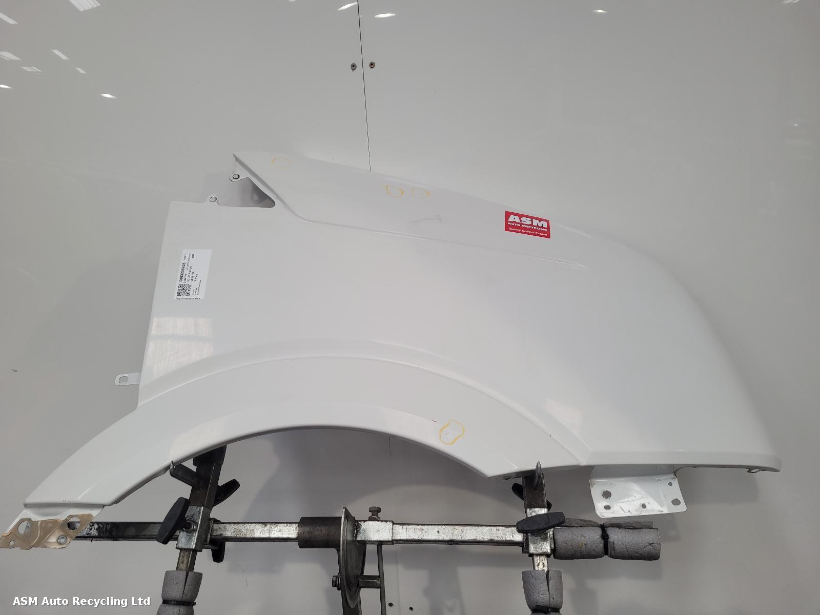 View Auto part R Wing Volkswagen Crafter 2017