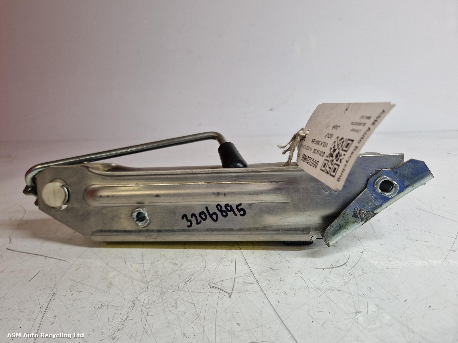 View Auto part Jack Volkswagen Golf 2003