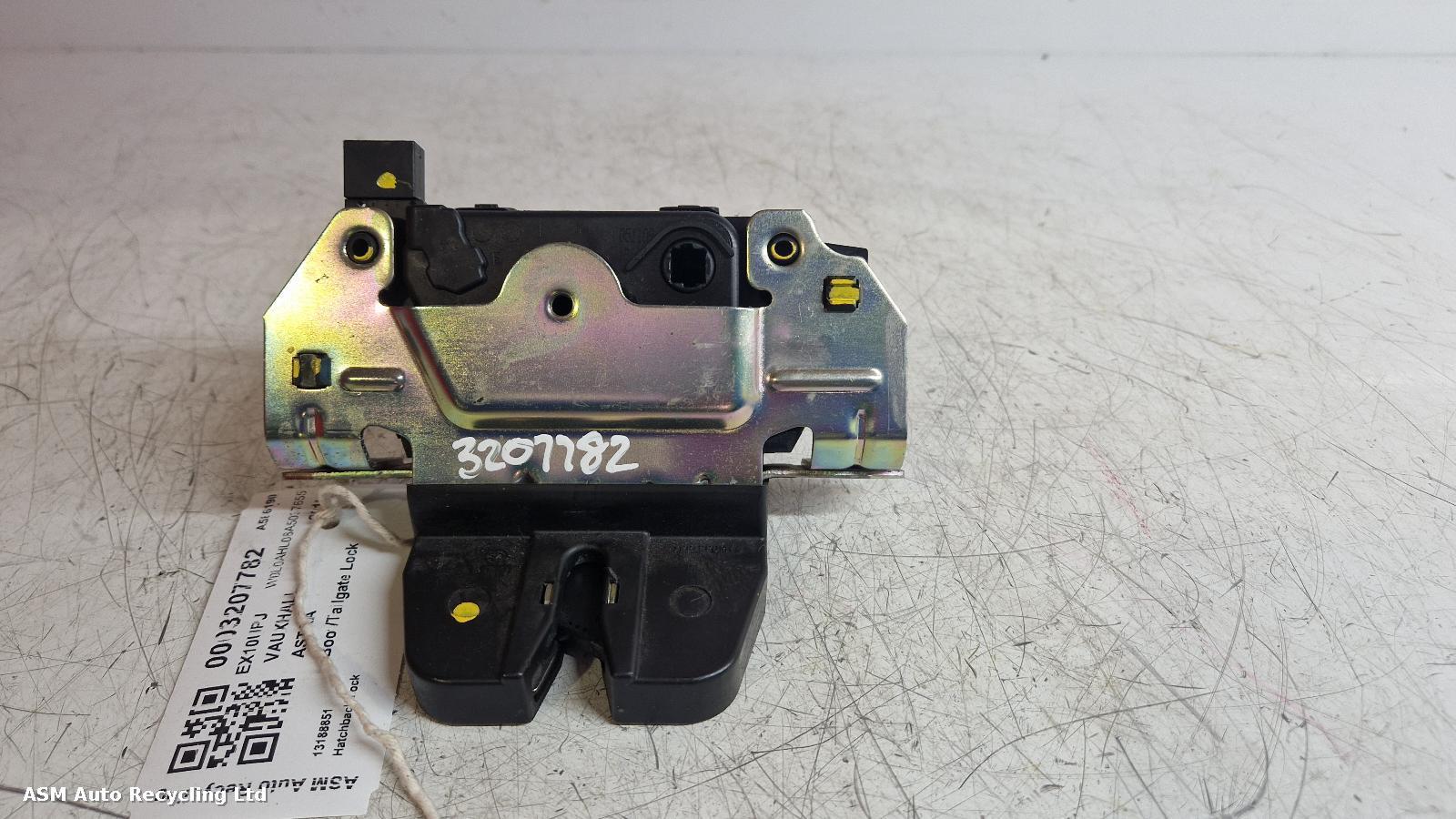 View Auto part Bootlid/Tailgate Lock Vauxhall Astra 2010