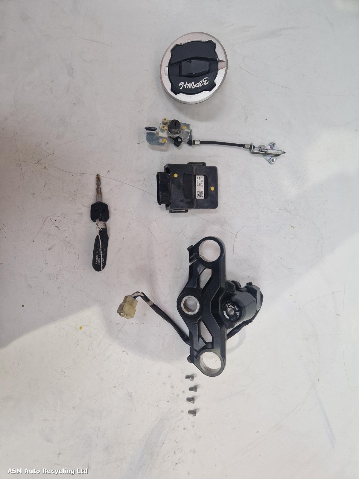 View Auto part Comp.Lock Set + Keys Kawasaki Ninja 125 2023