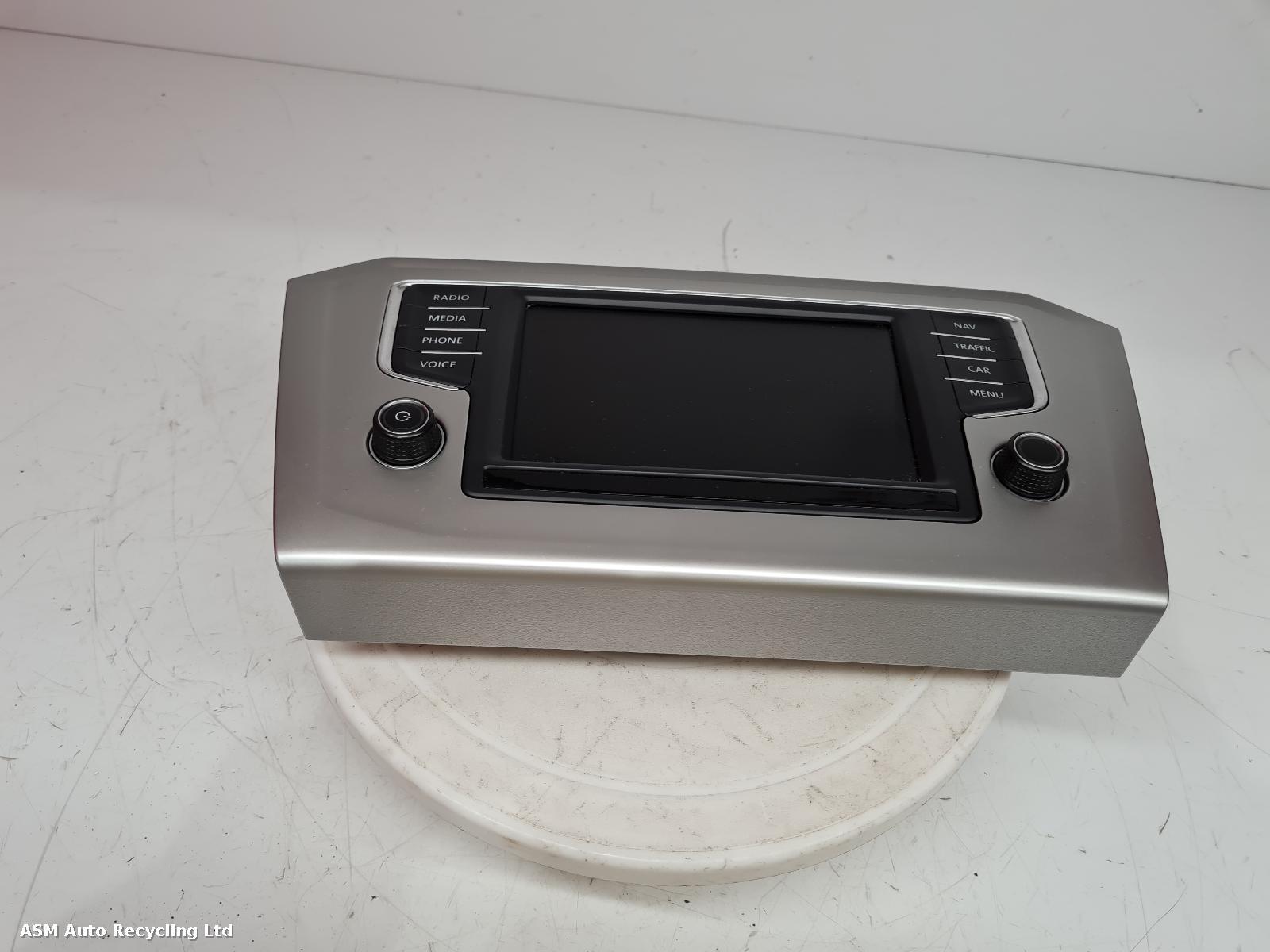 View Auto part A/V Equipment Volkswagen Passat 2017