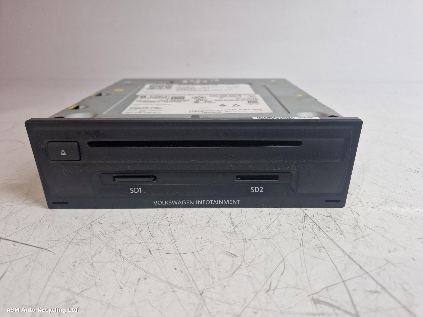 View Auto part CD Changer Volkswagen Passat 2017