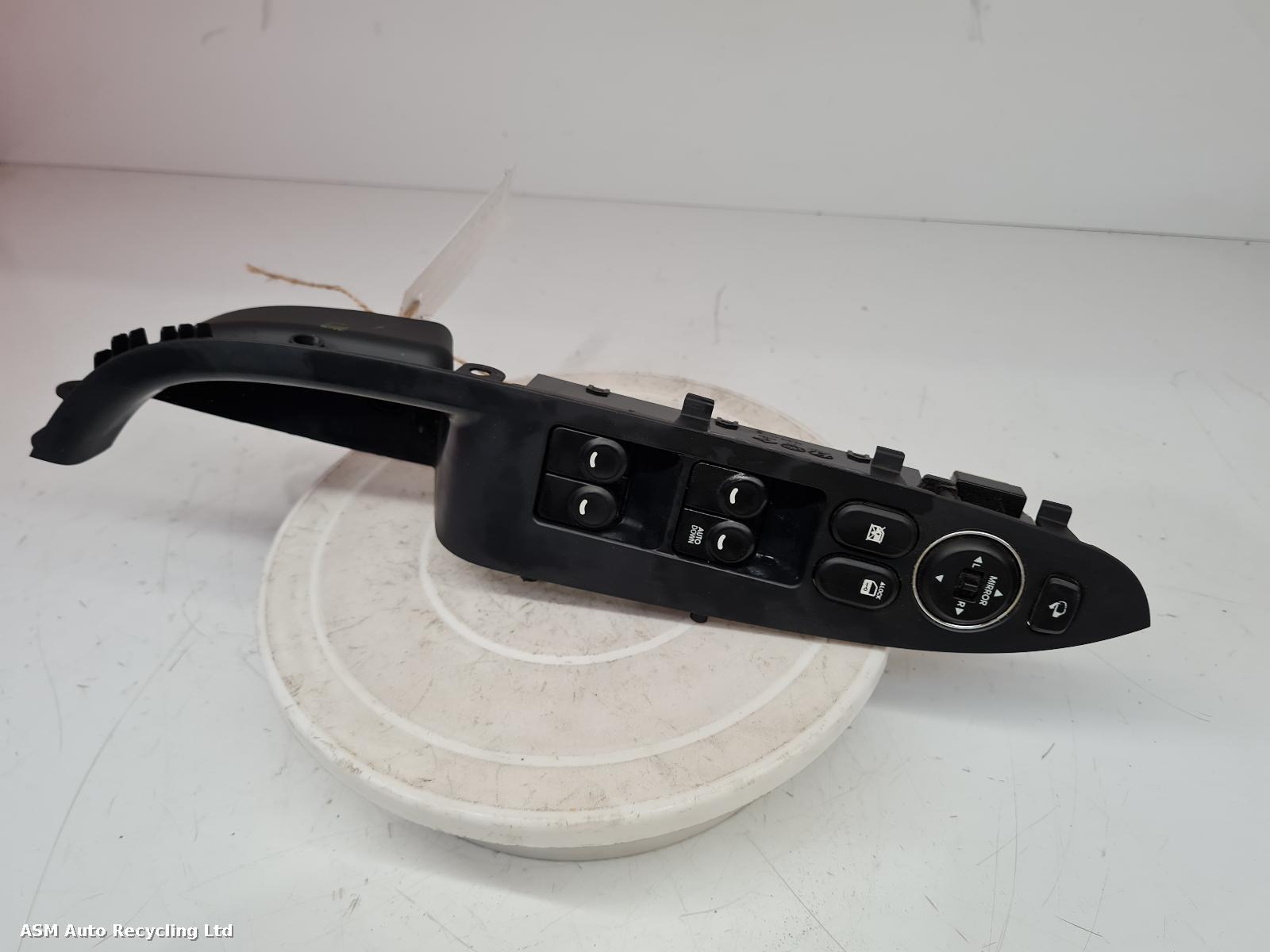 View Auto part Elect. Window Switch Hyundai I30 2012