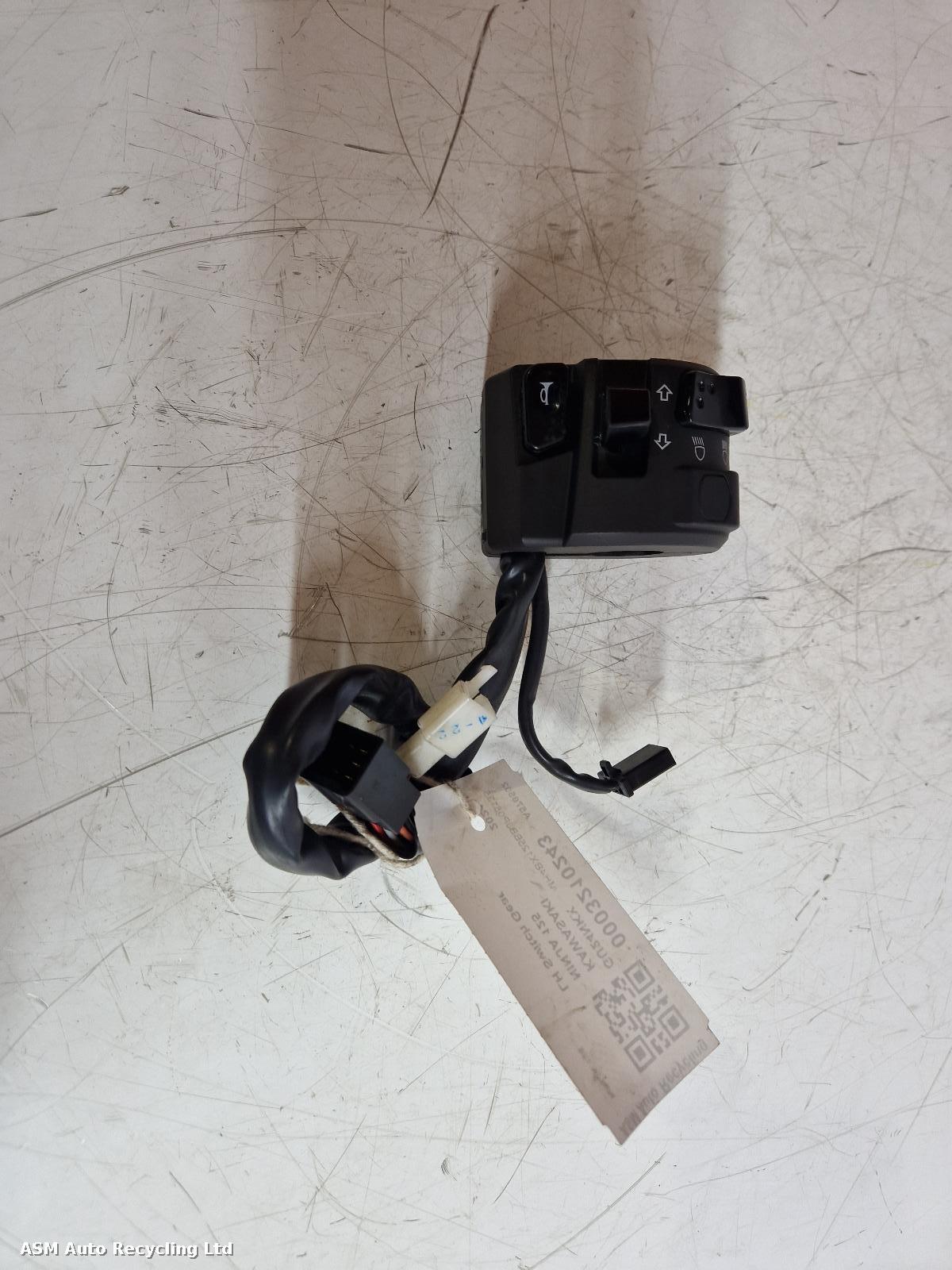 View Auto part LH Switch Gear Kawasaki Ninja 125 2024
