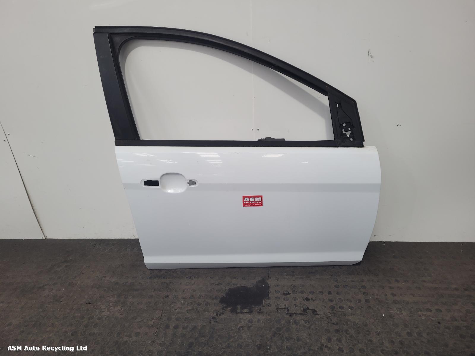 View Auto part R Front Door Ford Focus 2011