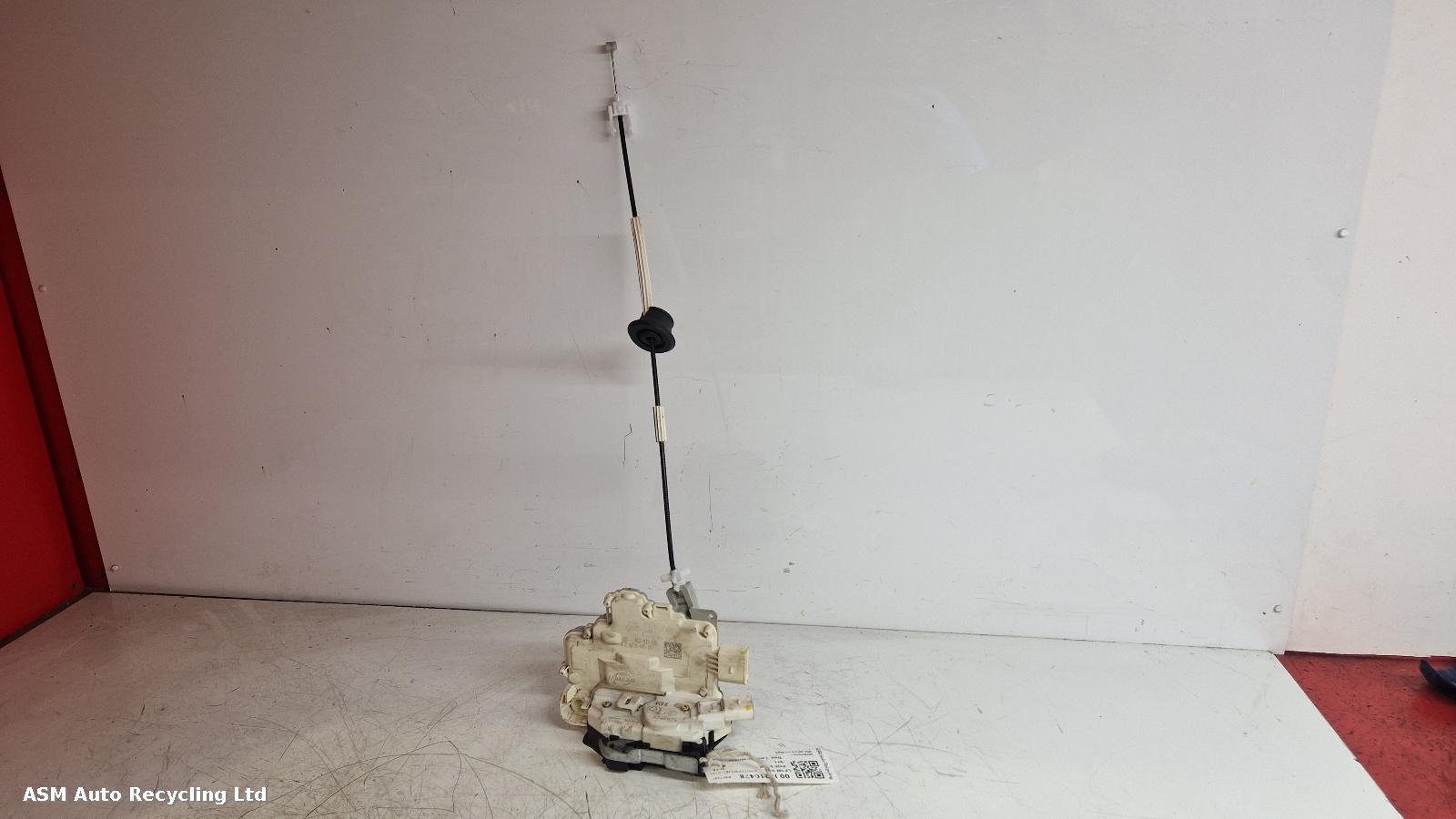 View Auto part Door Lock Assembly Porsche 911 2018