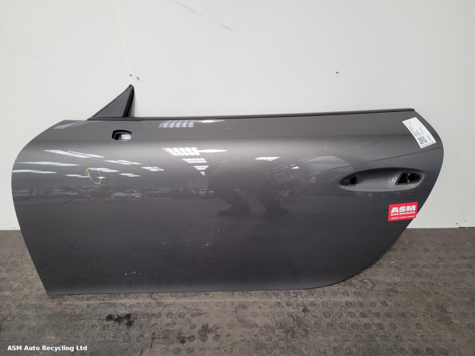 View Auto part L Front Door Porsche 911 2018