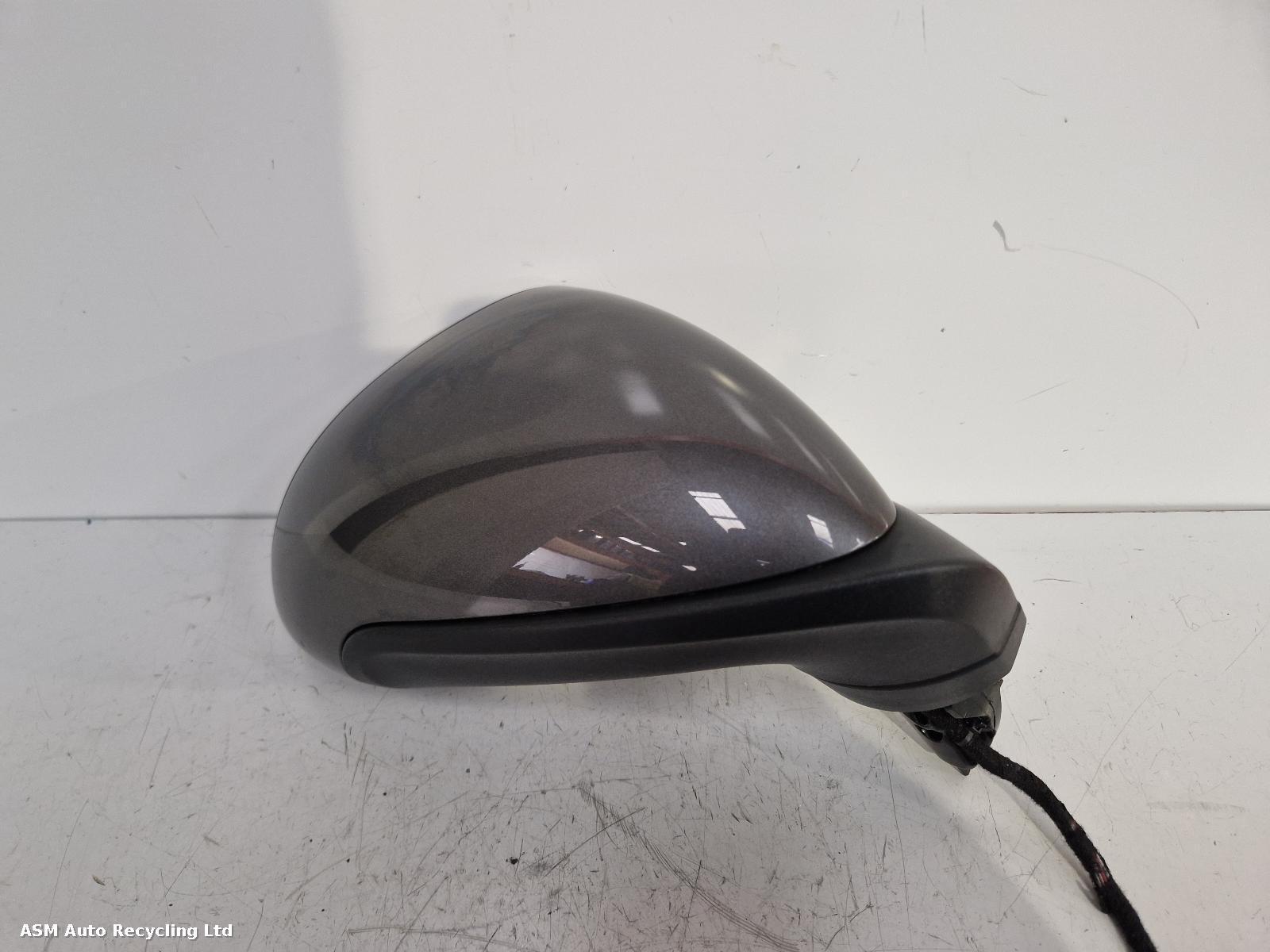 View Auto part R Door Mirror Porsche 911 2018